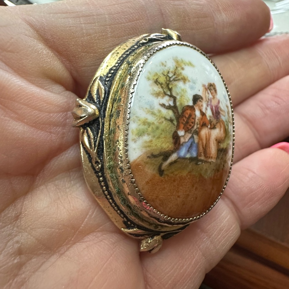 Vintage Limoges Porcelain Brooch with Courting Couple Scene‎